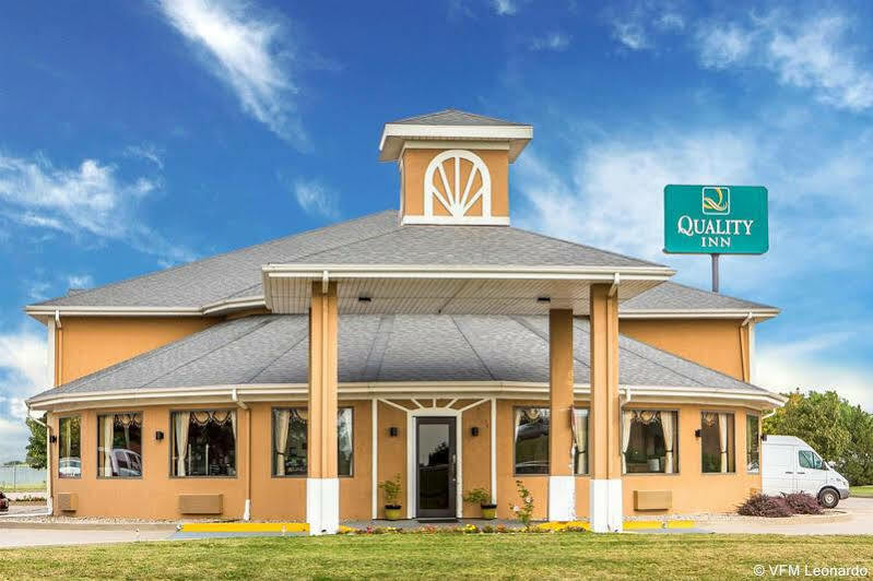 Quality Inn Morton At I-74 Exterior foto